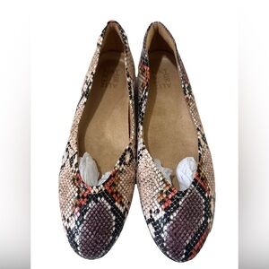 New NATURALIZER Snakeskin Pattern Ballet Flats Women’s Size 8 M Loafer